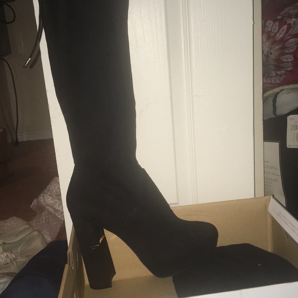 Black thigh high boots - Picture 1 of 1